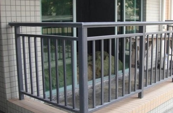 陽(yáng)臺(tái)欄桿